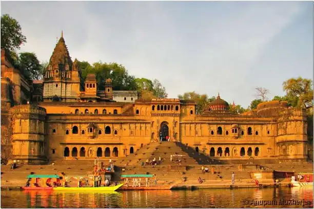 Indore to Maheshwar Fort Tour